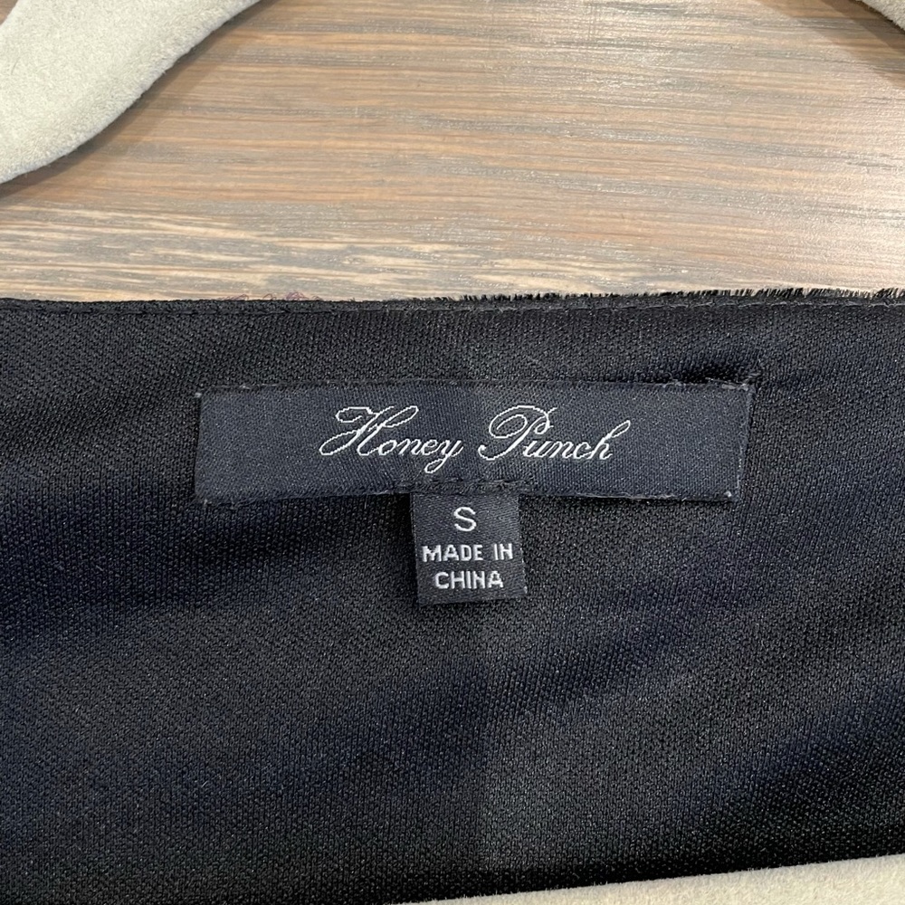 Black velvet floral romper with flared sleeves - Picture 4 of 7